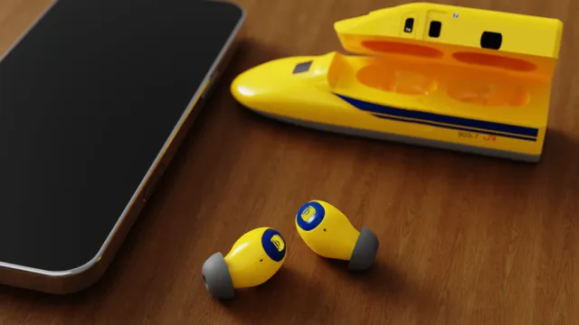 923形ドクターイエローT4型ワイヤレスイヤホンとスマホの比較